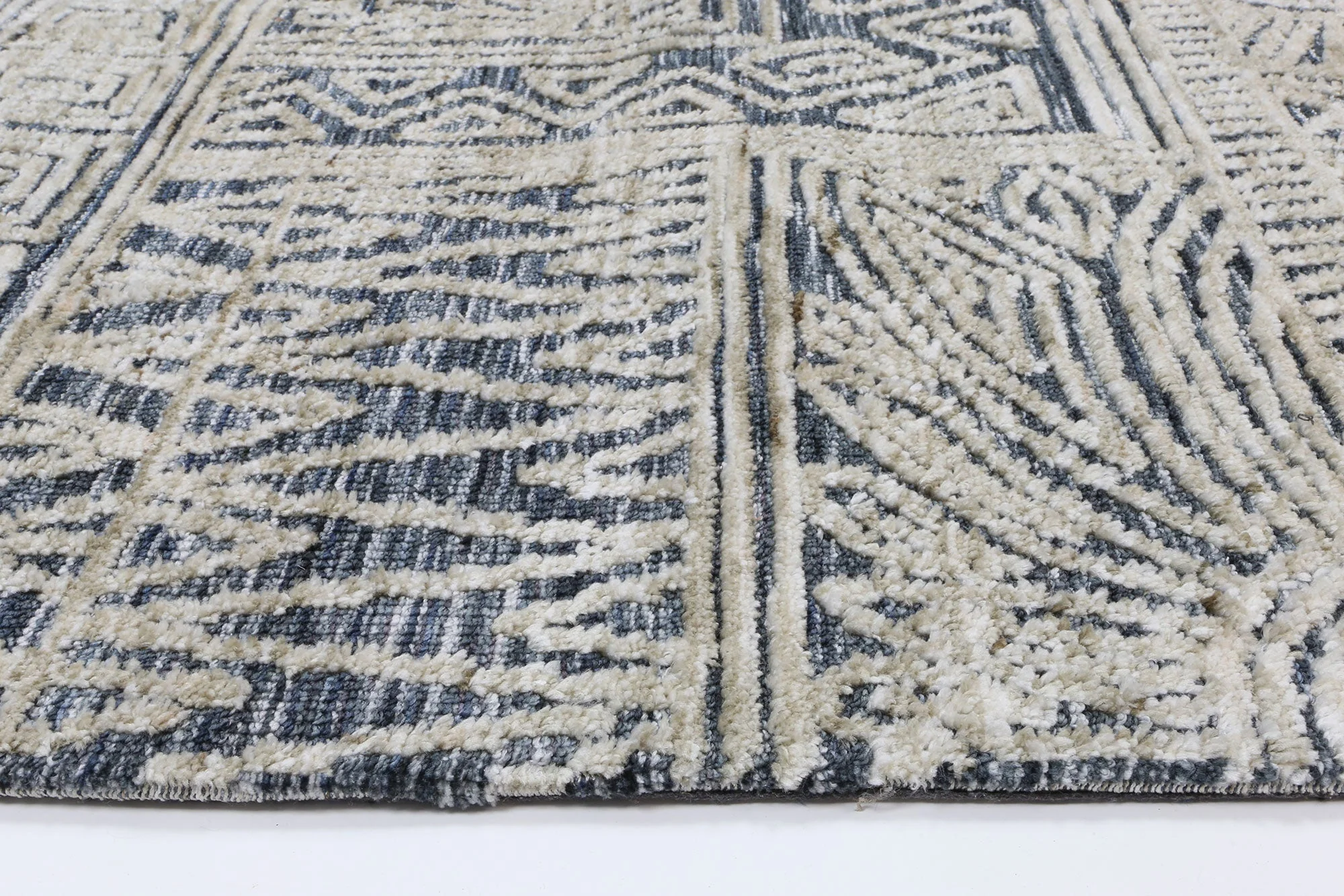 Amritsar Newburg Anthracite Tribal Rug - Image 3