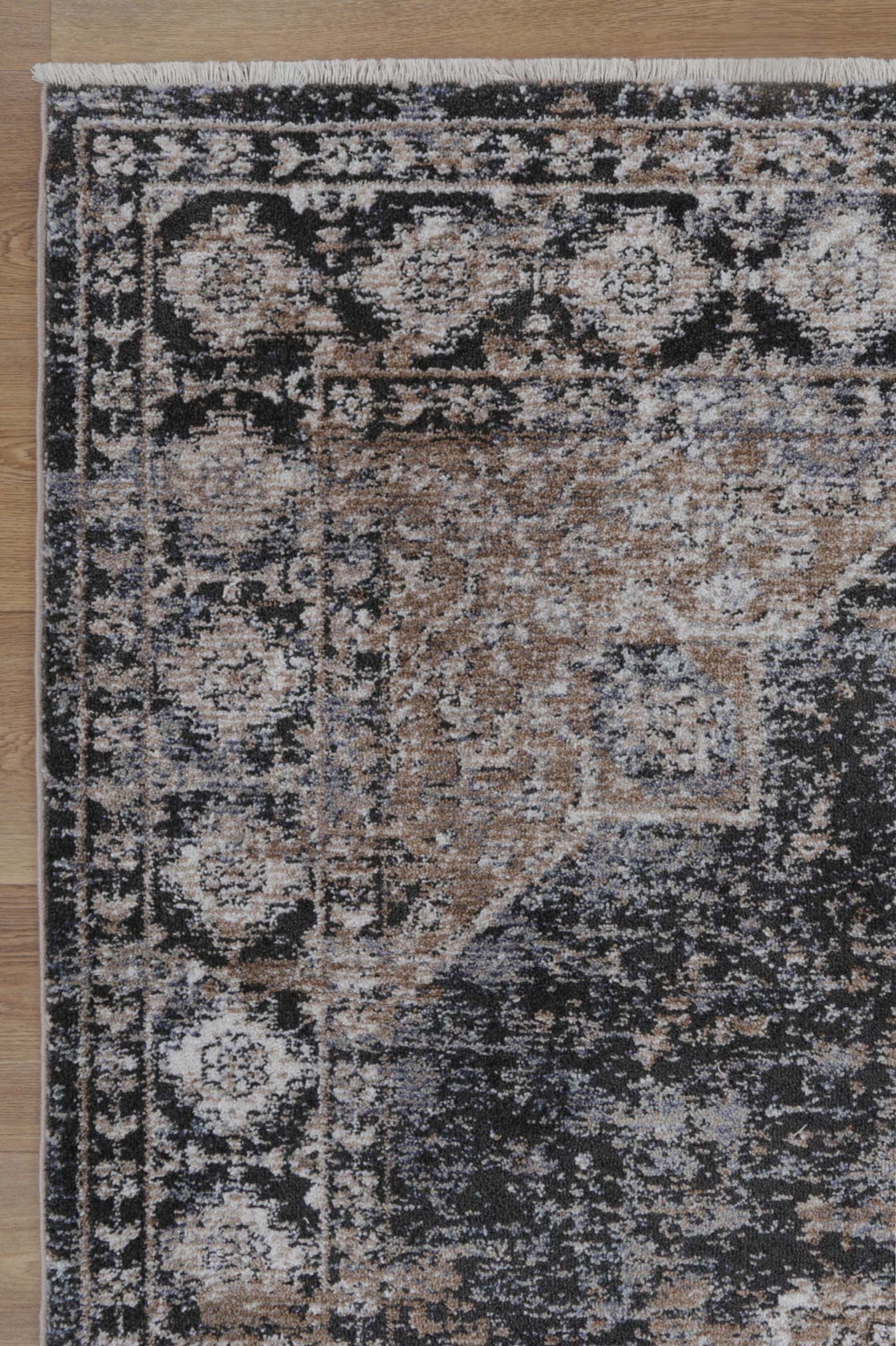 Baile Lakeland Vintage Inspired Rug - Image 2