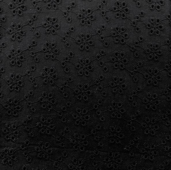 Broderie Anglaise Fabric, 130cm - Image 3