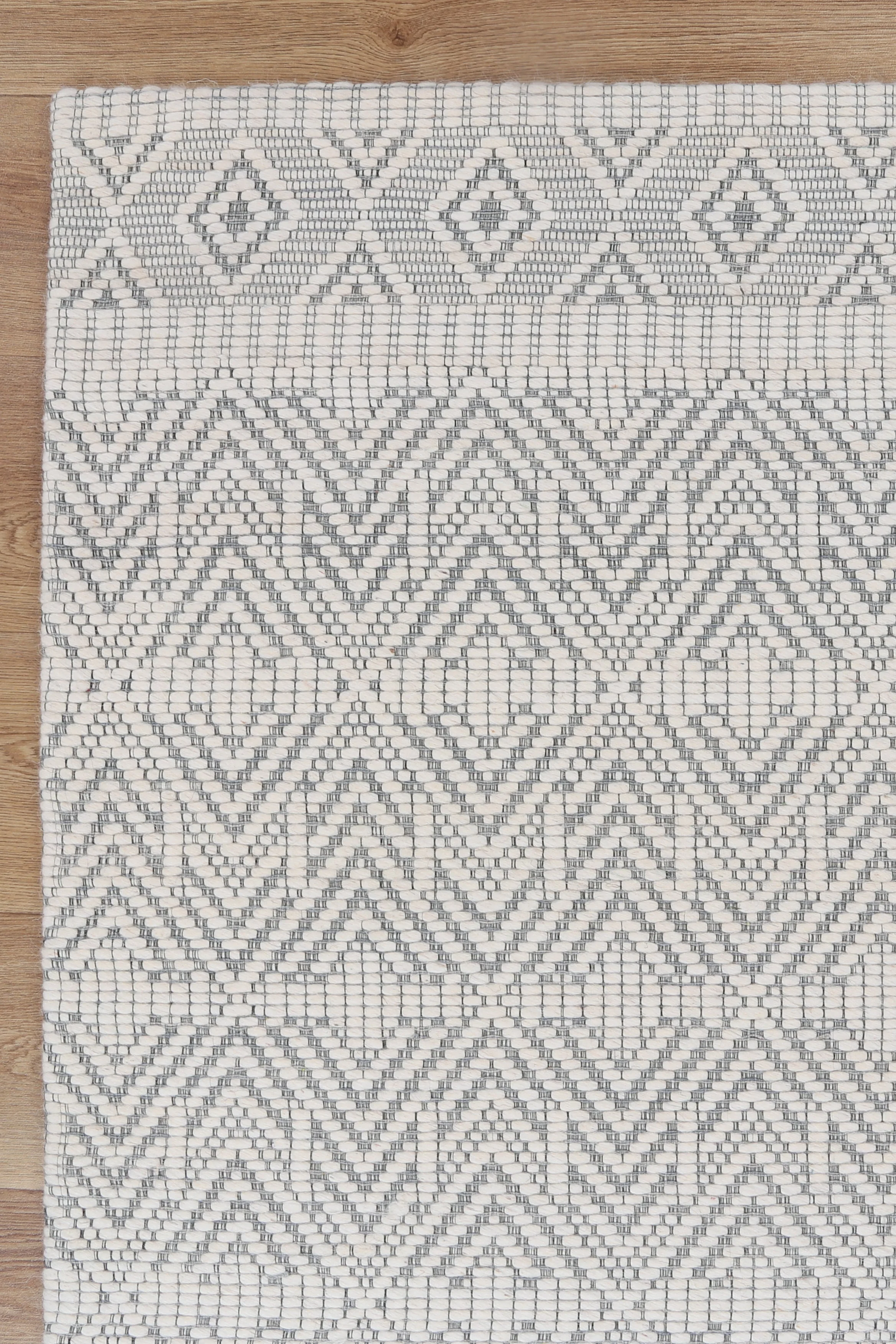 Copacabana Chevron Light Grey Wool Rug - Image 3