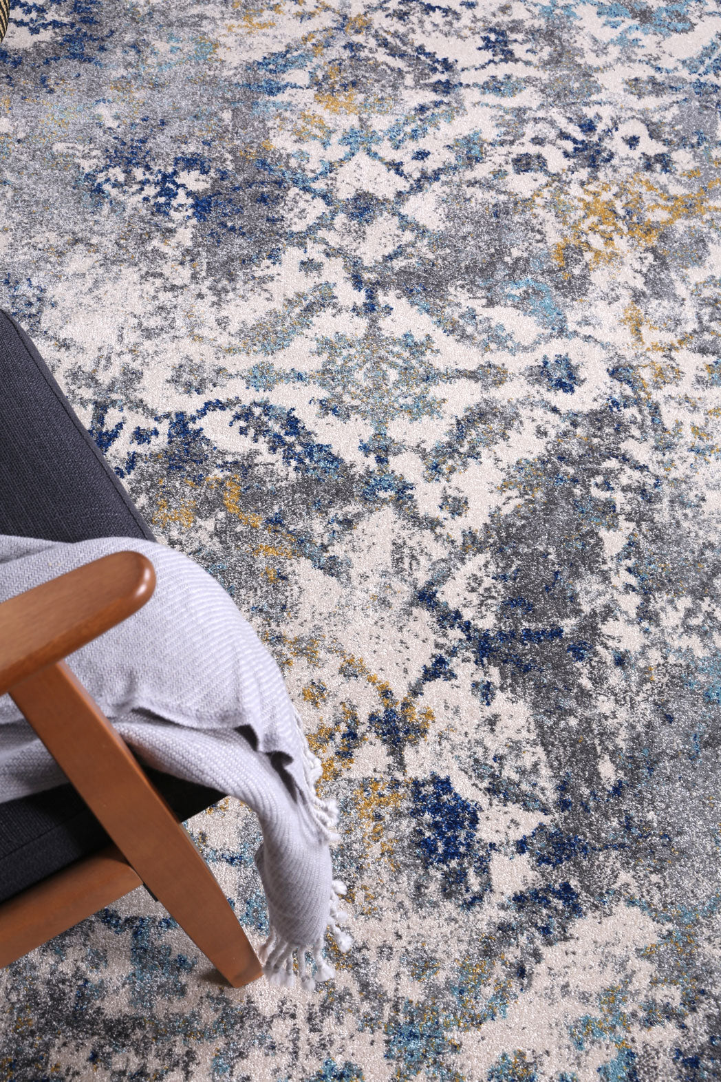 Delicate Vintage Blue Rug - Image 4