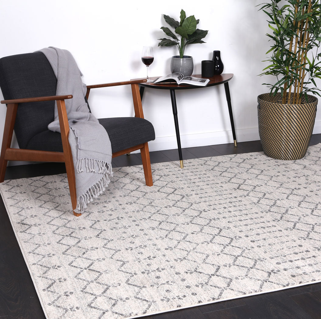 Delicate Geomtric Ivory and Grey - Image 5