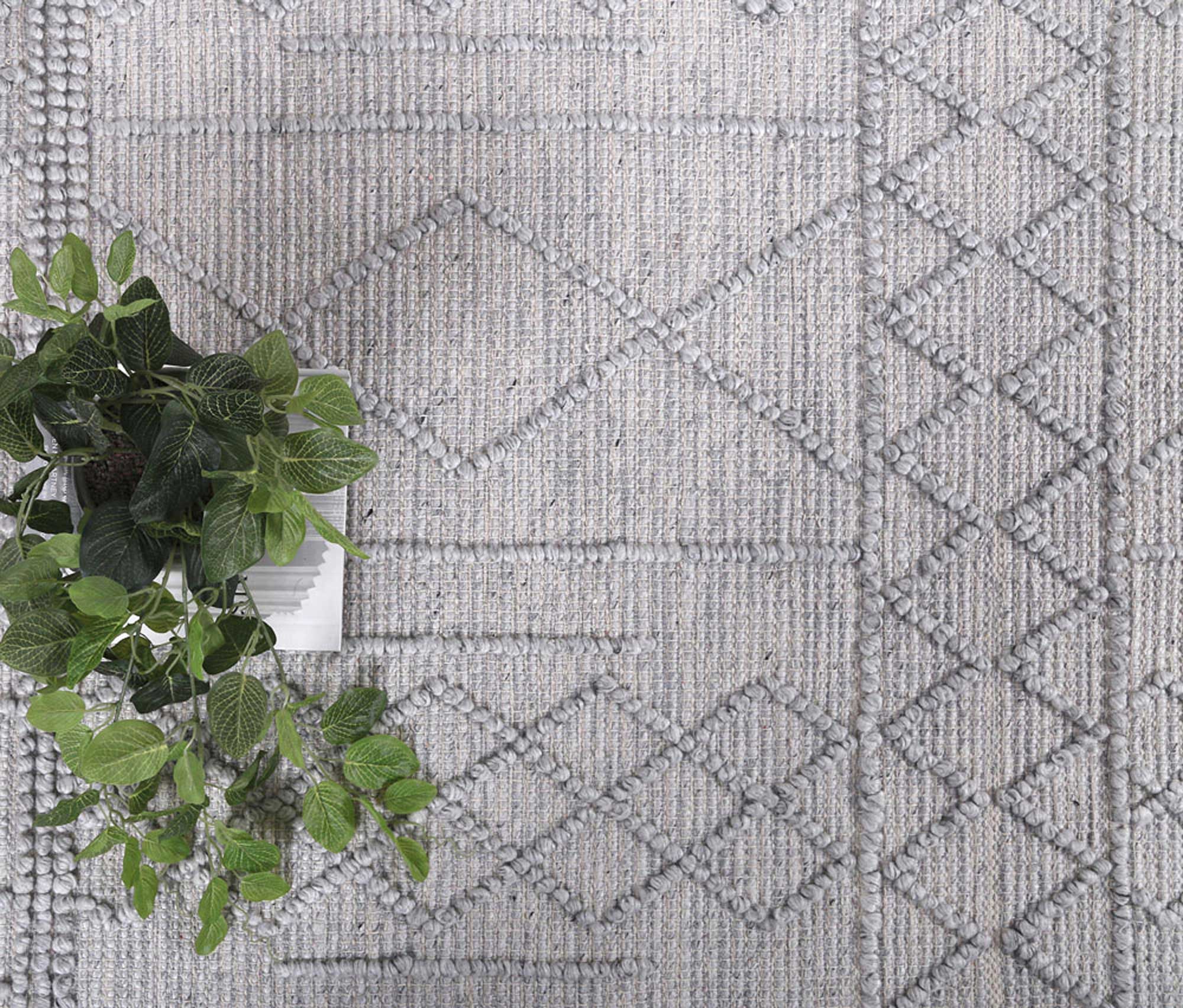 Himalaya Diamond Tribal Grey Wool Rug - Image 5