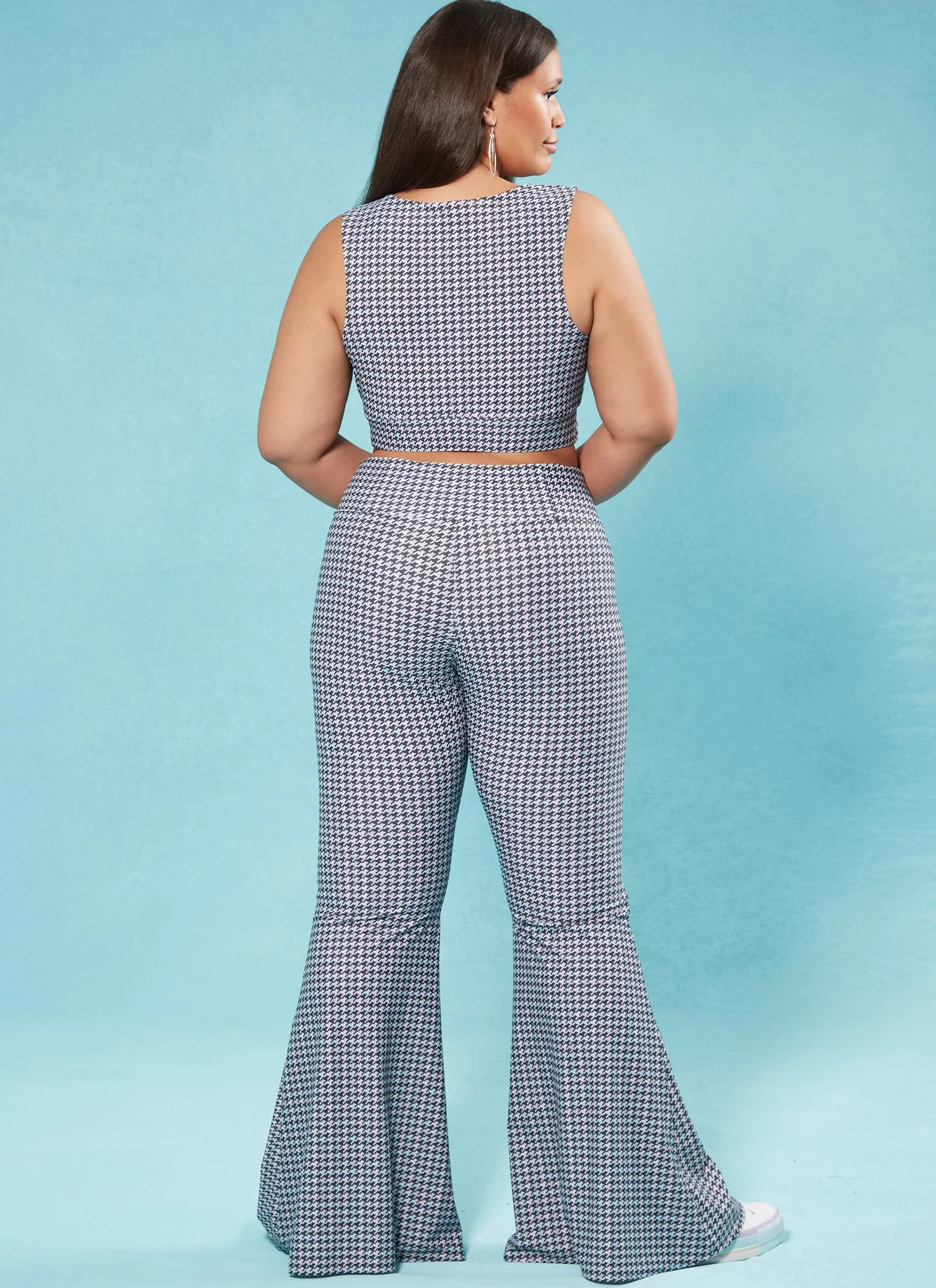 Mccall's Pattern M8369 Women's Knit Tops and Pants - Image 3