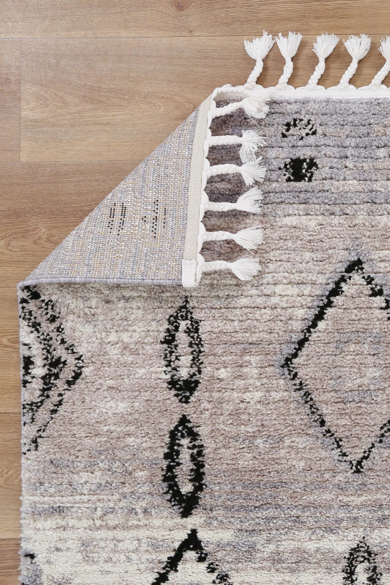 Moda Tribal Diamond Ash Rug (Morocco) - Image 5