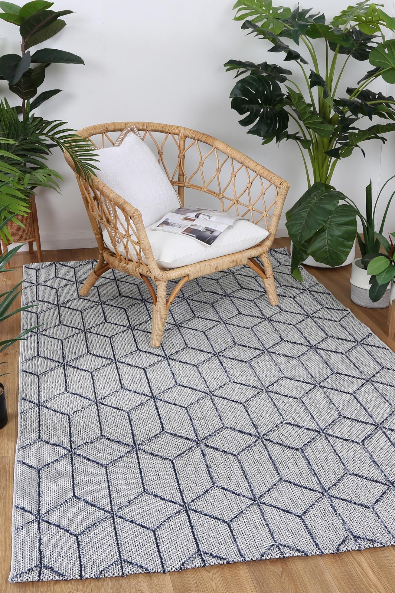 Vanuatu Greenslade Charcoal Geometric Flatweave Rug - Image 2