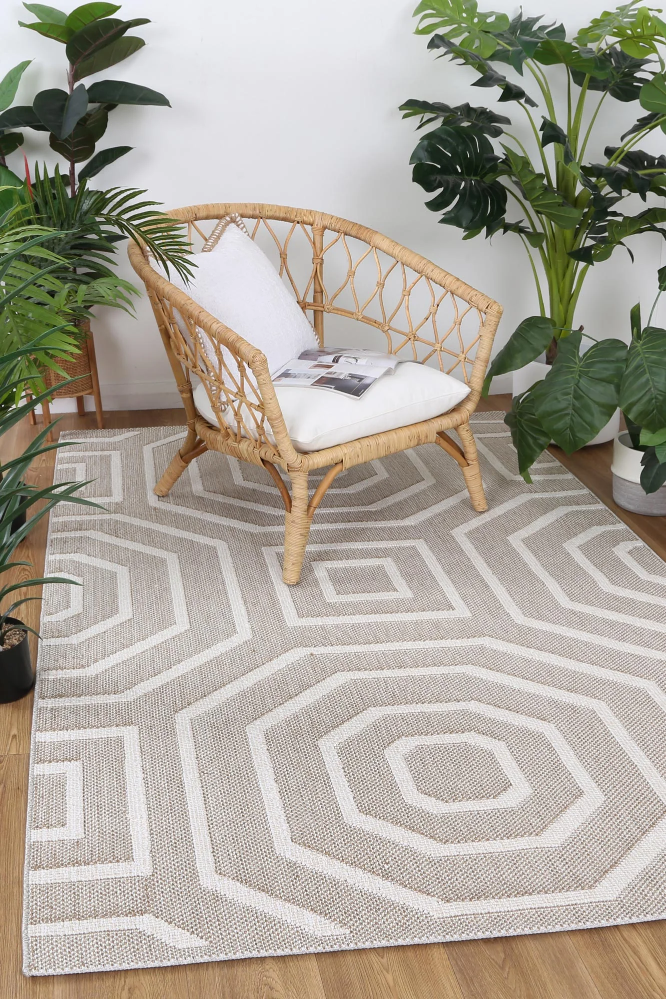 Vanuatu Lui Beige Geometric Flatweave Rug - Image 2