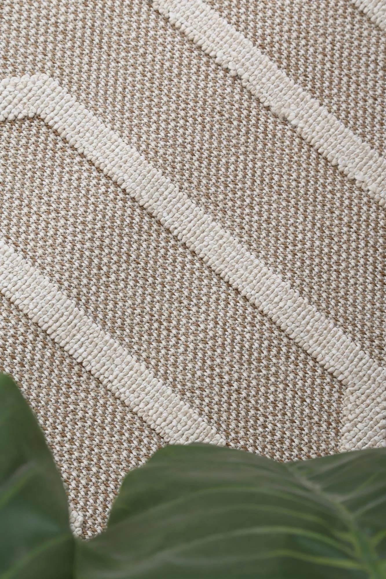 Vanuatu Lui Beige Geometric Flatweave Rug - Image 4