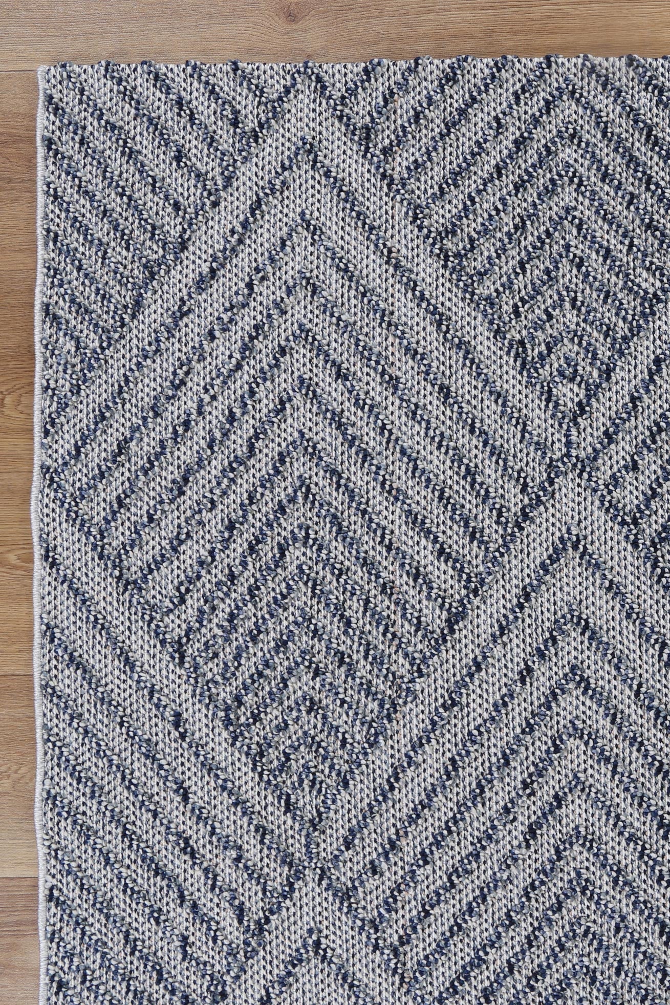 Vanuatu Naka Charcoal Geometric Flatweave Rug - Image 5