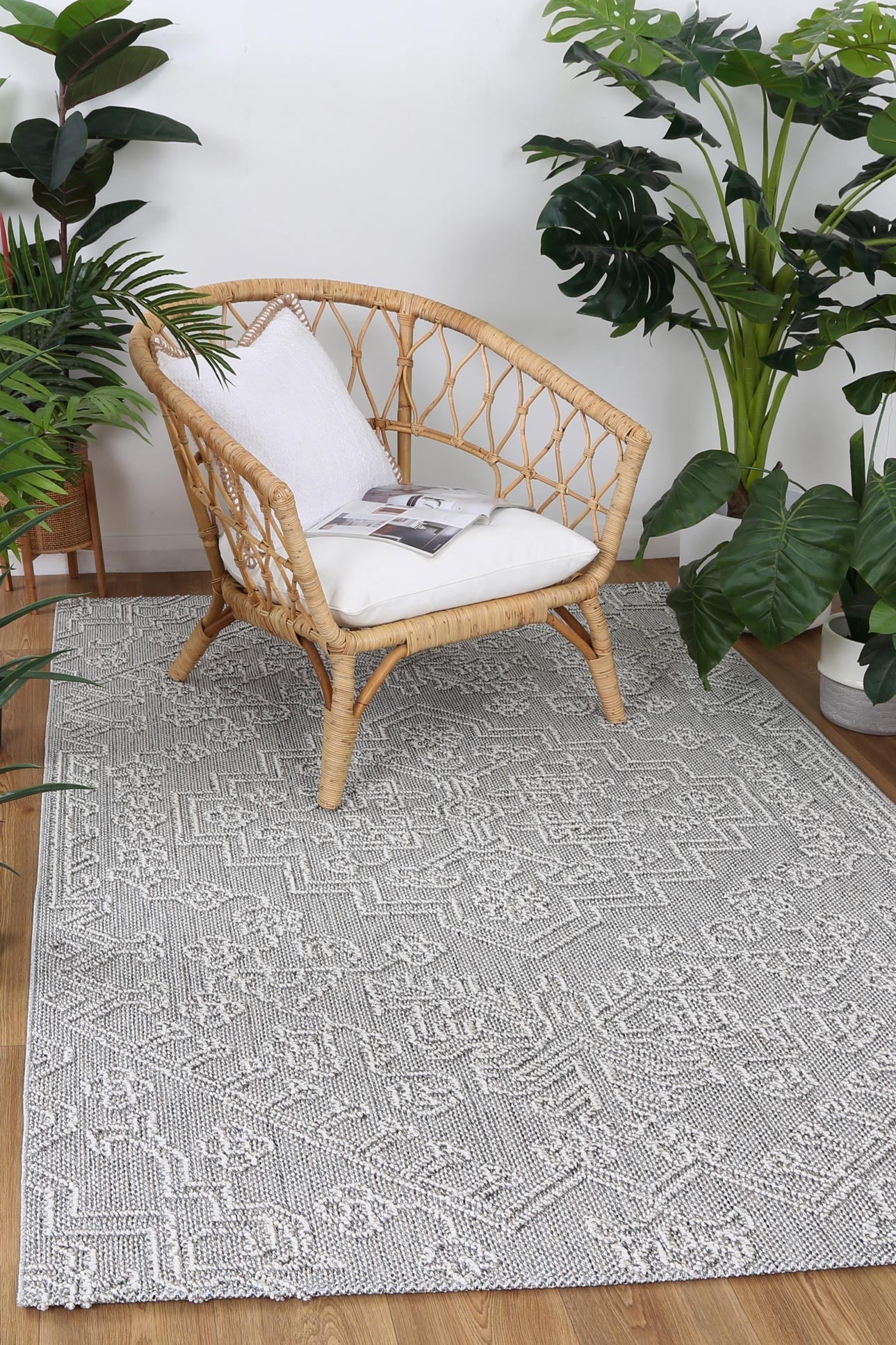 Vanuatu Nori Grey Tribal Flatweave Rug - Image 2