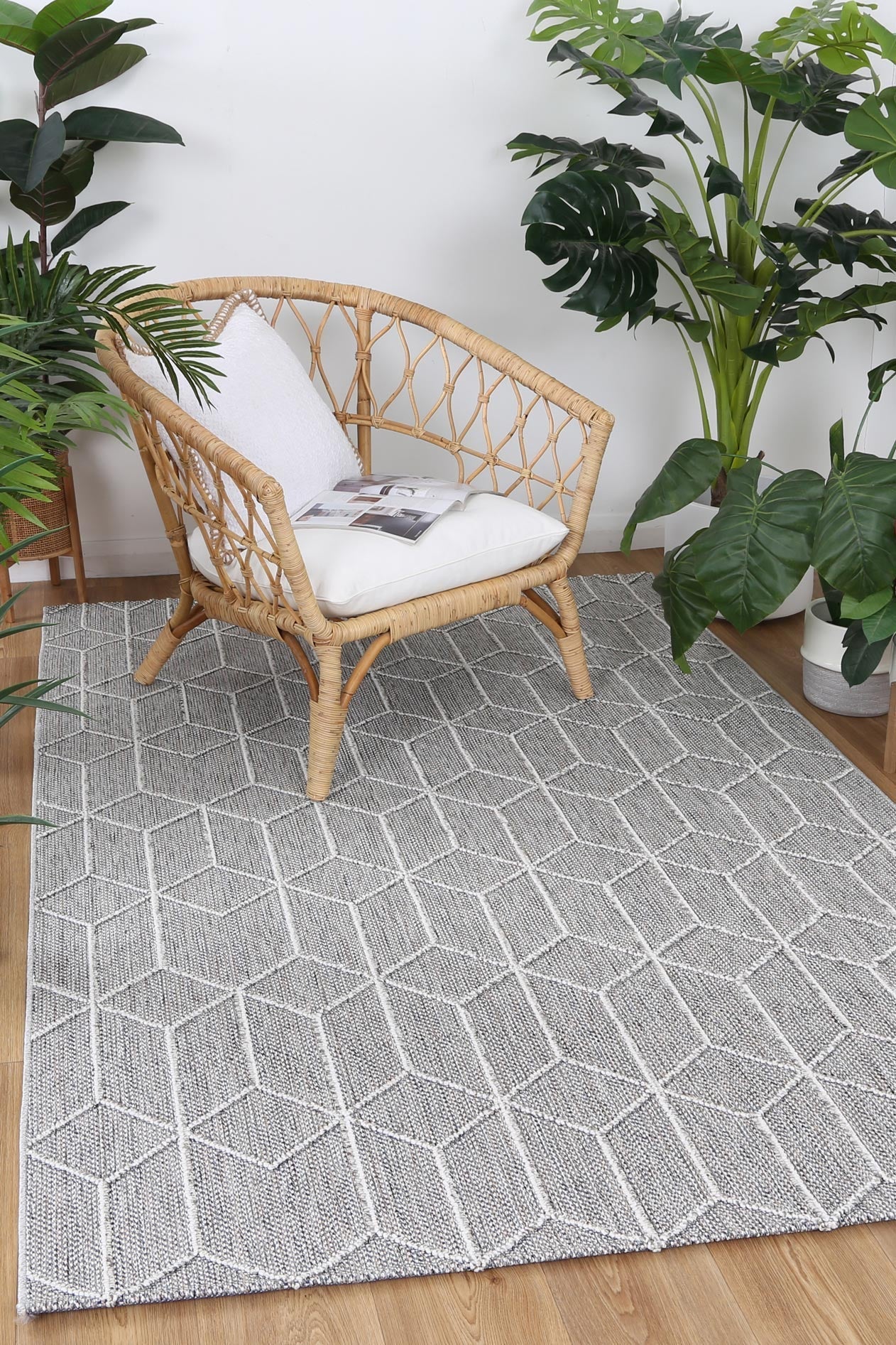 Vanuatu Sikua Grey Geometric Flatweave Rug - Image 2