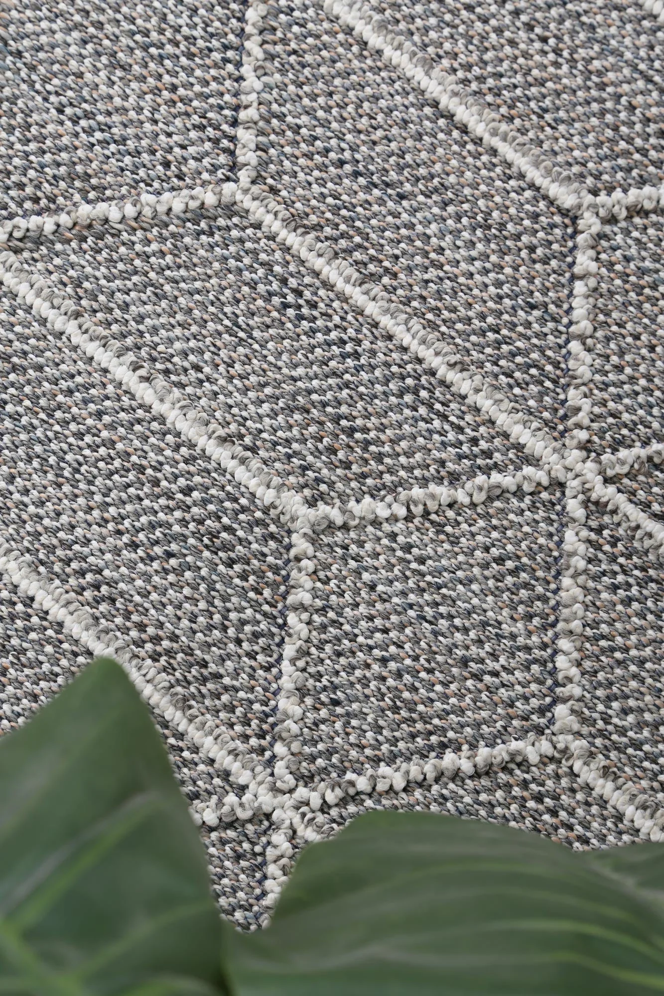 Vanuatu Sikua Grey Geometric Flatweave Rug - Image 4