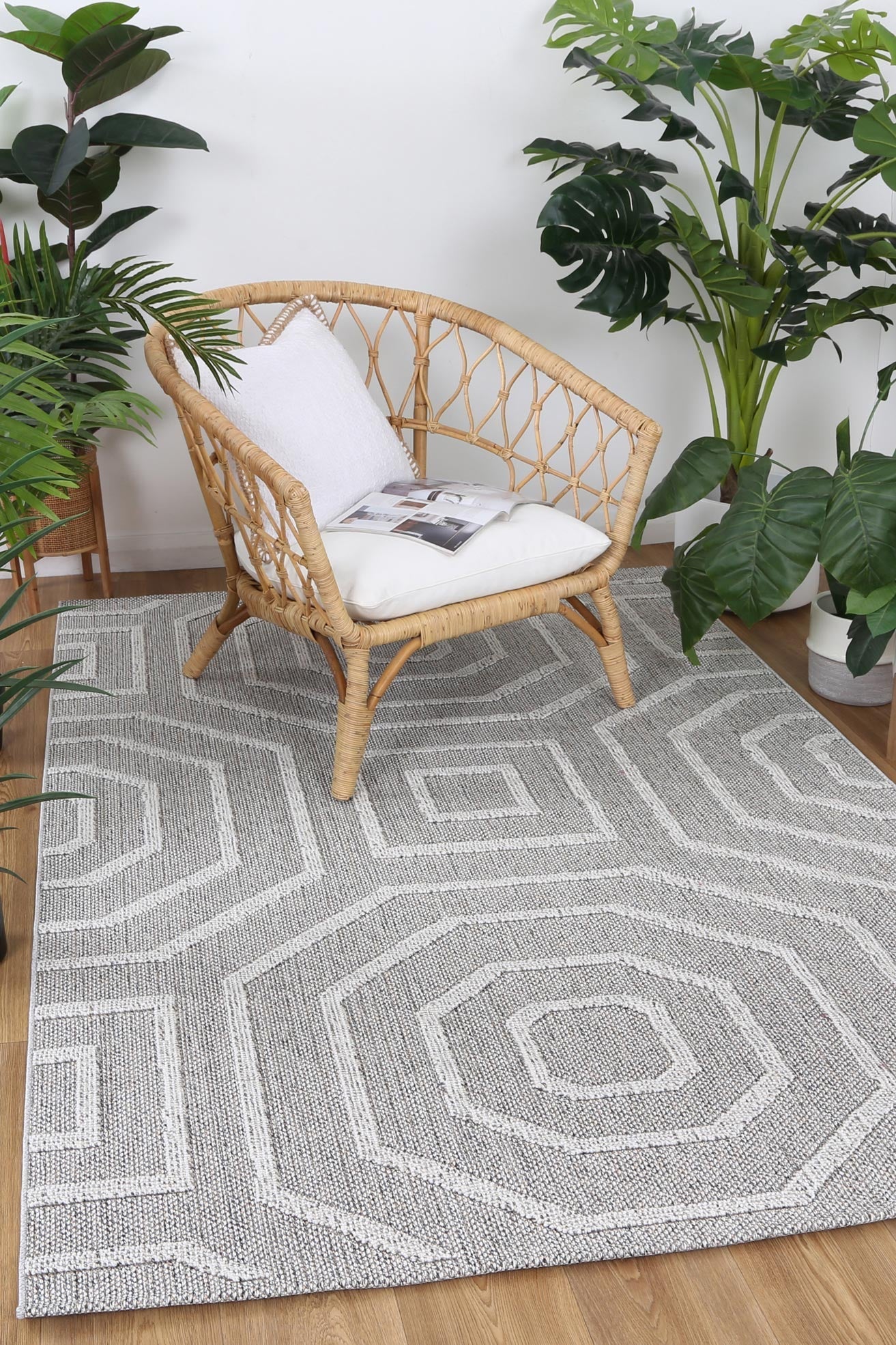 Vanuatu Suri Ash Geometric Flatweave Rug - Image 2
