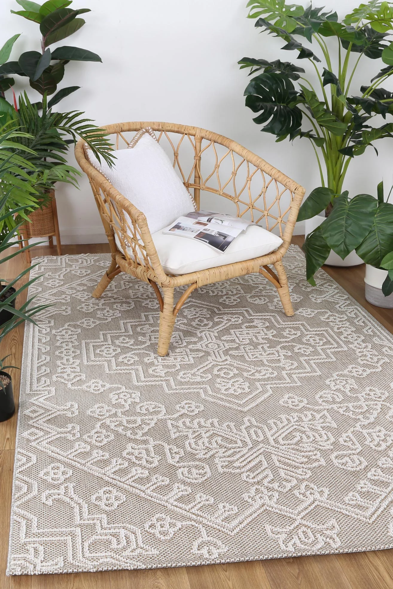 Vanuatu Waita Beige Tribal Flatweave Rug - Image 2